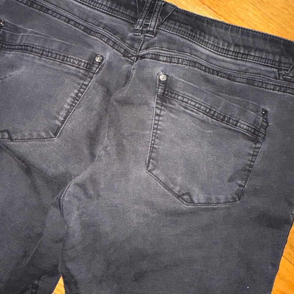 Democracy Black Ankle Jeans - Picture 11 of 14
